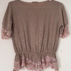 cute flowery tannish top